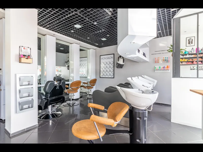 Poste de coiffage et fauteuils, Mon Salon à Dunkerque